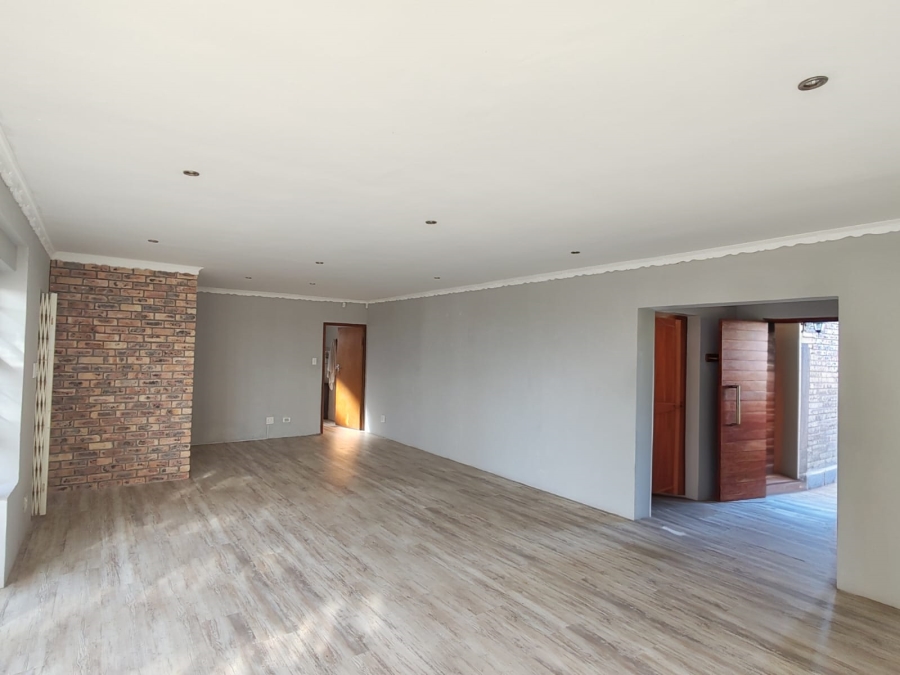 3 Bedroom Property for Sale in De Kelders Western Cape